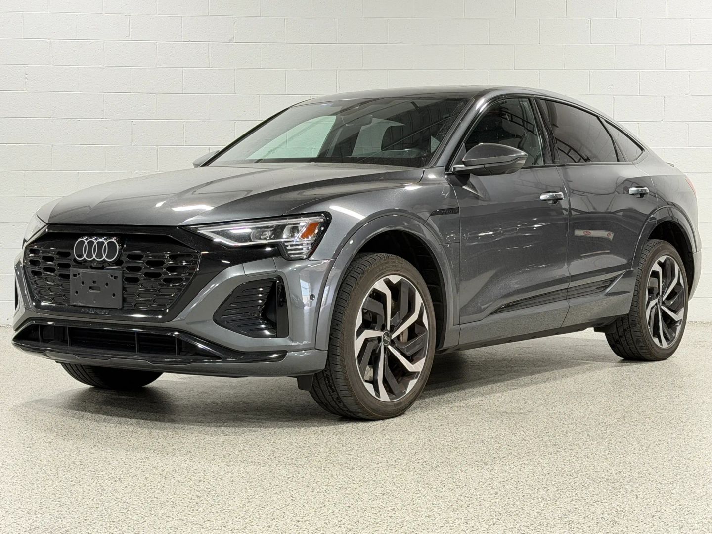 audi q8 sportback e-tron 2024 WA1CAAGE3RB013631 image audi q8 sportback e-tron 2024 WA1CAAGE3RB013631 image